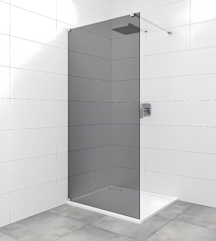 SAT Walk-in tuš stena Walk-In 140 cm v sijajnem kromu z neprosojnim dimljenim steklom.