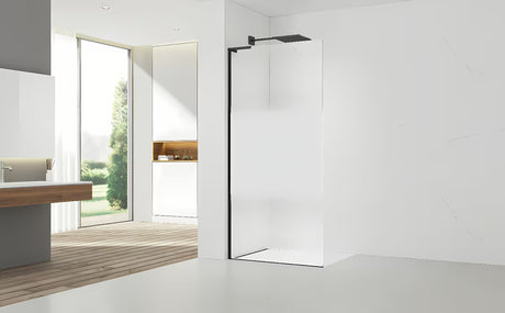 Crna walk-in tuš stijena SAT Walk-in 110 cm s prozirnim staklom, intimnom trakom i premazom Easy Clean.