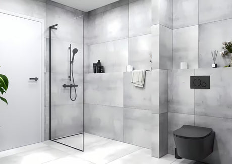 Walk-in tuš stijena SAT Walk-in 110 cm u crnoj mat izvedbi s prozirnim staklom