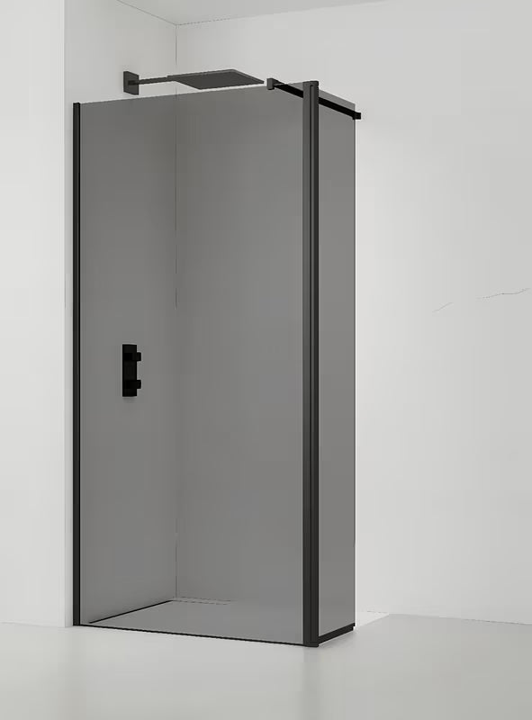 SAT Walk-in tuš stena Walk-In 90 cm s crnim profilom i zadimljenim neprozirnim staklom
