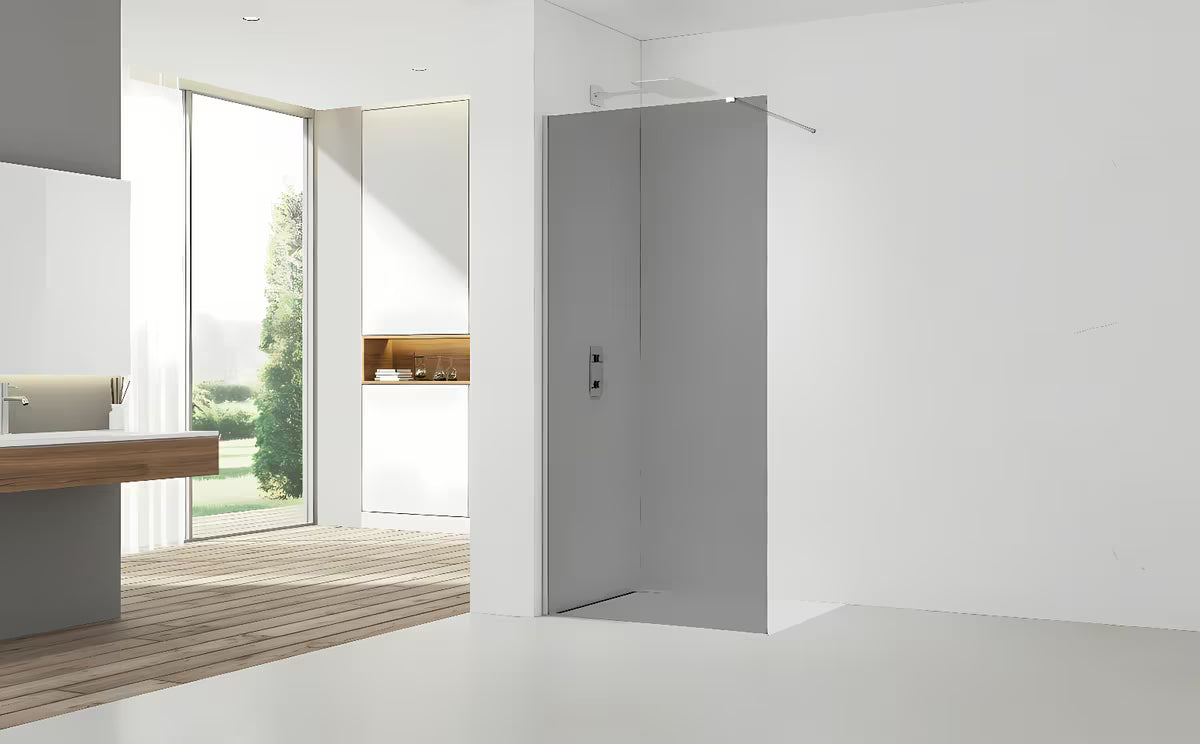 Walk-in tuš stijena SAT Walk-in 110x200 cm sa zatamnjenim neprozirnim staklom i profilima u sjajnom kromu.