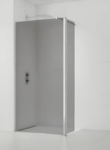 Walk-in tuš stijena SAT Walk-in 110 cm u sjajnom kromu s neprozirnim staklom i dimljenim dekorom.