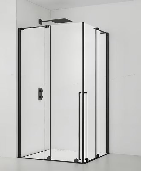 Pravokotna tuš kabina SAT Xmotion 120 x 100 cm v črni izvedbi s prozornim steklom in drsnimi vrati.