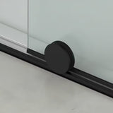 Črna tuš stena Walk-In SAT Walk-In Xmotion 100 cm s prozornim steklom in drsnim sistemom.
