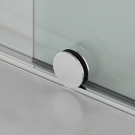 Tuš stijena SAT Walk-In Xmotion Walk-In 140 cm u sjajnom kromu s prozirnim staklom i kliznim sustavom.