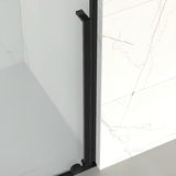 Pravokotna tuš kabina SAT Xmotion 140x80 cm u crnoj izvedbi s prozirnim staklom i kliznim sustavom.