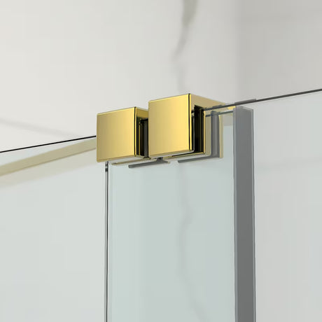 Drsna stena za kopalno kad SAT Walk-In Xmotion 150x117,5 cm od prozirnog stakla sa sjajnim zlatnim profilom.