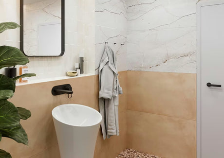 Pravokutno ogledalo SAT 50x70 cm u crnoj boji s mogućnošću montaže okomito ili vodoravno.