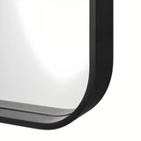 Pravokutno kupaonsko ogledalo SAT 60x80 cm s crnim aluminijskim okvirom, prikladno za okomitu i vodoravnu montažu.