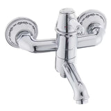 Kromirana enoročna stenska armatura za kad SIKO Provence u retro dizajnu s preklopnikom skrivenim u izljevu.