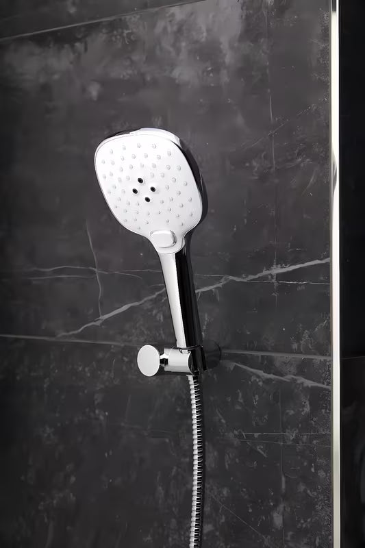 Bela ročna prha SIKO s kromiranimi elementi, premer 12 cm, s 3 načini pršenja in preklopnim gumbom pro.