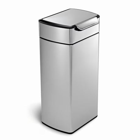 Senzorski koš za smeti Simplehuman Touch-bar bin v mat izvedbi iz nerjavnega jekla z ozkim ohišjem.