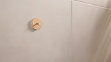 Bronast kavelj za brisačo Tesa z lepilno montažo tesa Power.Kit brez vrtanja