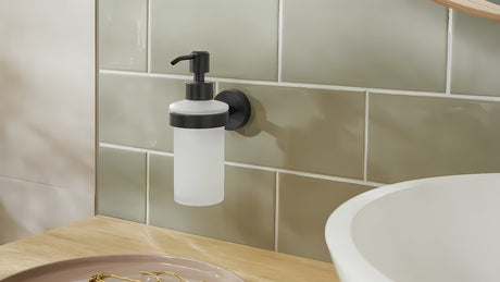 Bijeli dozirnik za milo Tesa Moon Black od satiniranog stakla z držalom pro montaža bez bušenja