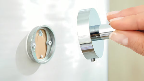 Kromiran kopalniški polica Tesa Smooz s satiniranim steklom pro montaža brez vrtanja