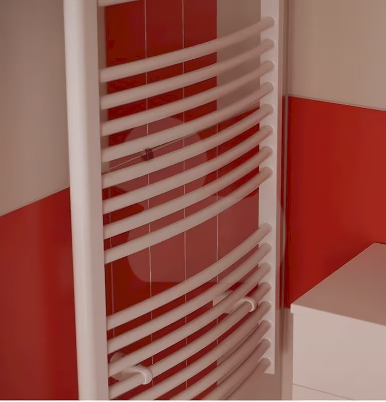 Bel električni cevni radiator Thermal Trend KDOE 450x1320 mm za kopalnico.