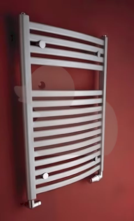 Bel kombiniran cevni radiator Thermal Trend KM 45x78,3 cm pro kopalnico in hodnik.