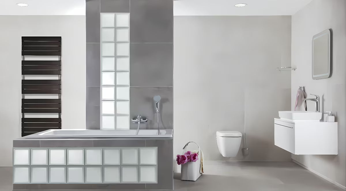 Antracitni kombiniran radiator Thermal Trend Viktor 179x75 cm, prikladan pro grijanje i sušenje ručnika.