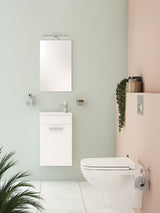 Bijela koupalniški sestav Vitra Mia z umivalnikom, s visećim ormarićem, ogledalom i LED rasvjetom