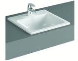 Vgradni umivalnik Vitra S20 55 x 45 cm v beli keramiki s prelivom in odprtino pro za armaturo na sredini