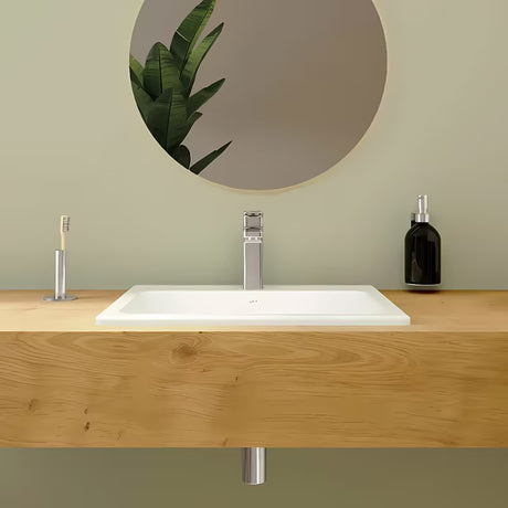 Vgradni umivalnik Vitra S20 55 x 45 cm v beli keramiki s prelivom in odprtino pro za armaturo na sredini