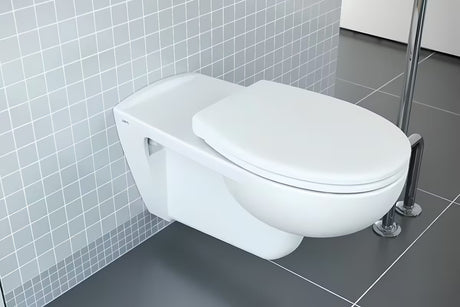 Bijeli viseča WC školjka Vitra s rimless ispiranjem pro lakšeg održavanja