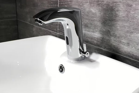 Kromirana senzorska armatura za umivalnik Weltservis Donner s infracrvenim aktiviranjem