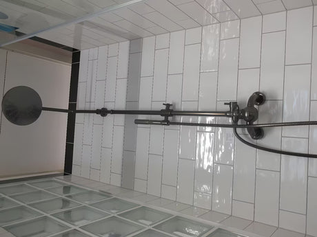 Tušni sistem WF Industrial v obdelavi oljno brušen bron z nadglavno prho 20 cm