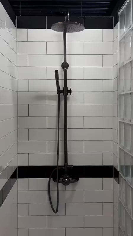 Tušni sistem WF Industrial v obdelavi oljno brušen bron z nadglavno prho 20 cm
