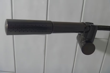 WF Industrial enoročna stenska armatura za kad s tuš setom u završnoj obradi uljna brušena bronca dark-metal.